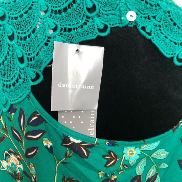 Daniel Rainn Womens Blouse 1X Green Floral Sleeveless Back Closure NWT‎ - Picture 8 of 8